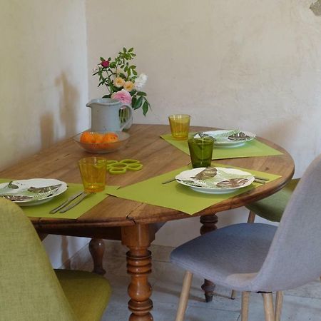 Gite Des Quatre Chemins La Vineuse Экстерьер фото