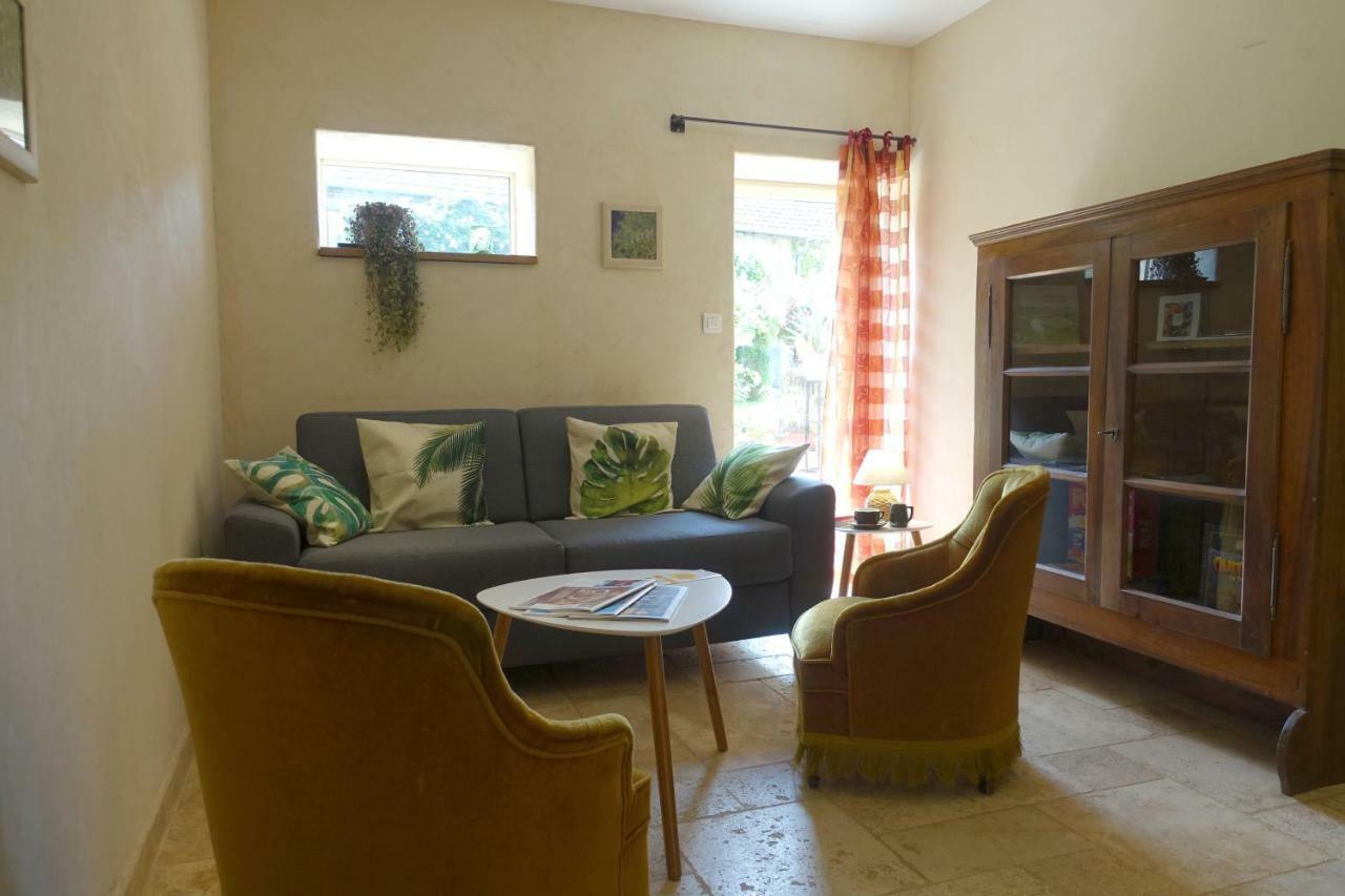 Gite Des Quatre Chemins La Vineuse Экстерьер фото